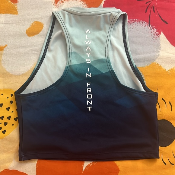 TYR Women's Forge Cropped High Neck Fitted Tank Sz XS! - Picture 5 of 6